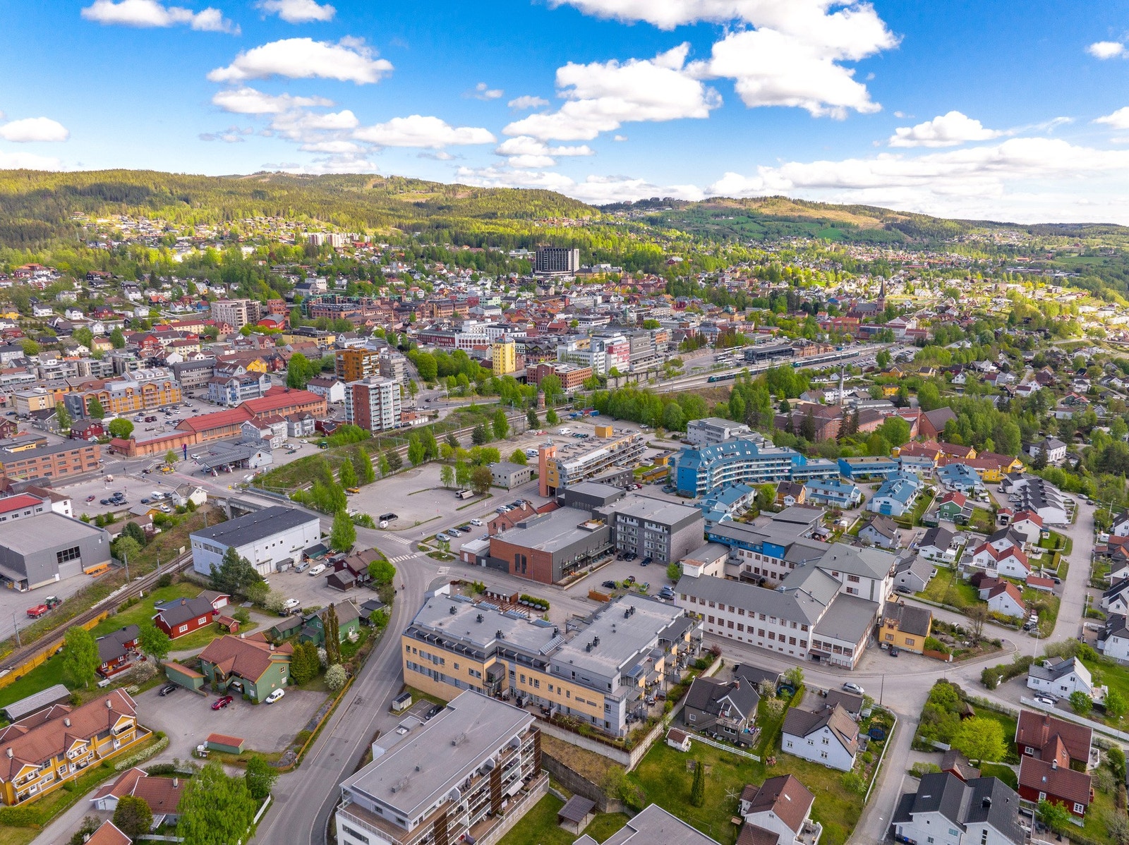 Kort veg også til feks skysstasjon for buss og tog Galleribilde