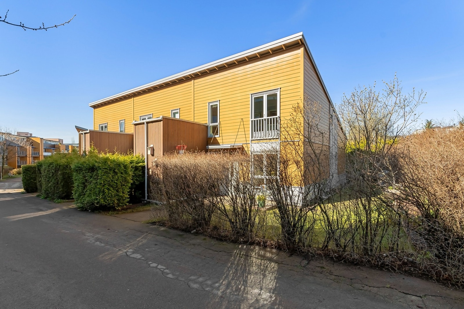 Barnevennlig og rolig, med kort vei til offentlig kommunikasjon, matbutikker og flotte turområder Galleribilde