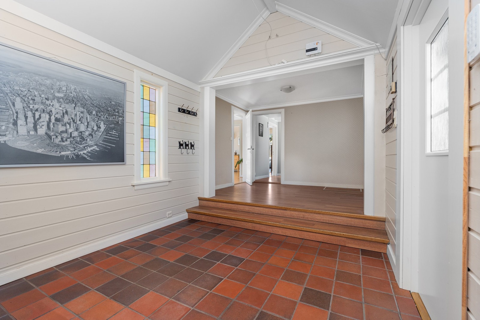 Entré/gang - boligen er opprinnelig fra 1934 og påbygget i 1984. Galleribilde