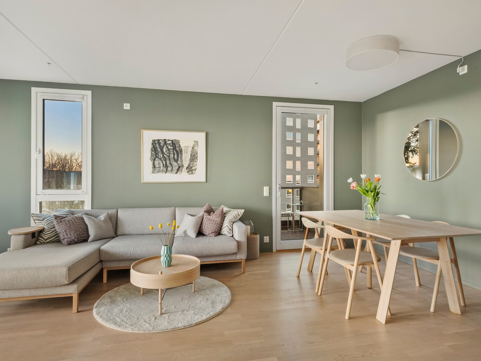 Vannbåren varme i alle gulver fra fjernvarme Galleribilde