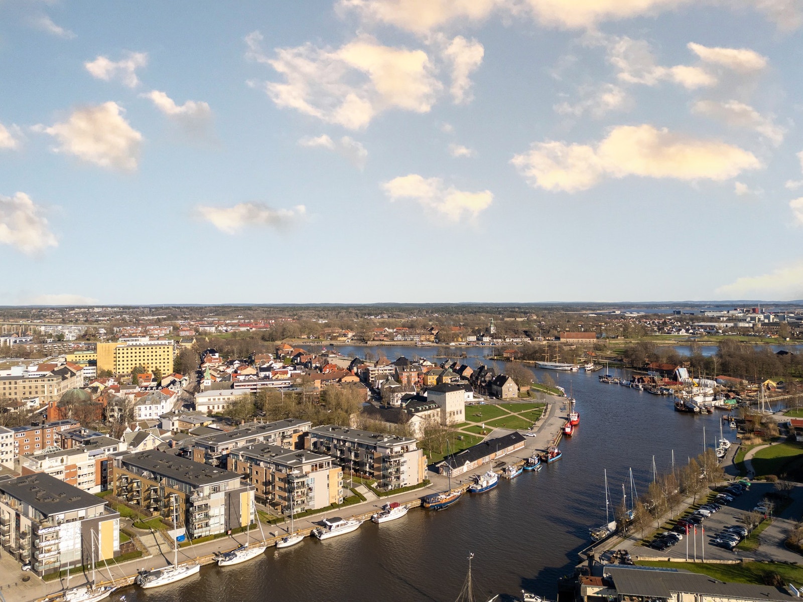 Det er ingen bilveier rundt leiligheten. Galleribilde