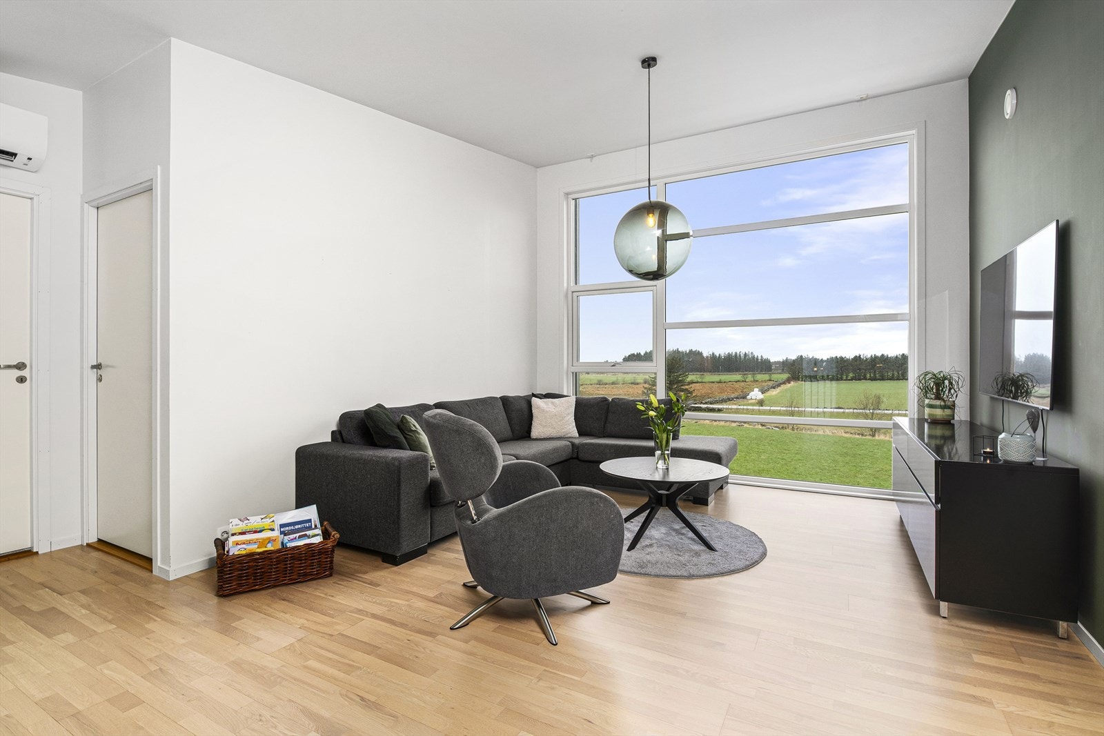 Loftstuen har nydelig utsikt Galleribilde