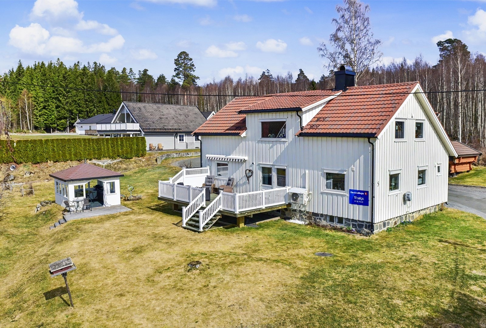 Velkommen til Orstadgutua 5! En innholdsrik tomannsbolig med en høy og fri beliggenhet på Jaren. Galleribilde