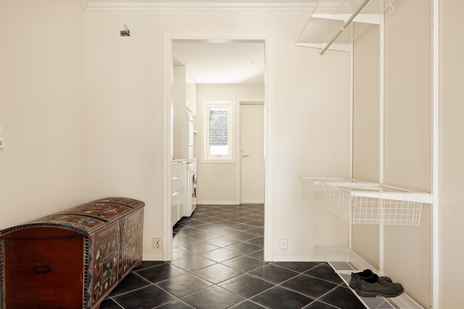 Garderobe/vaskerom Galleribilde