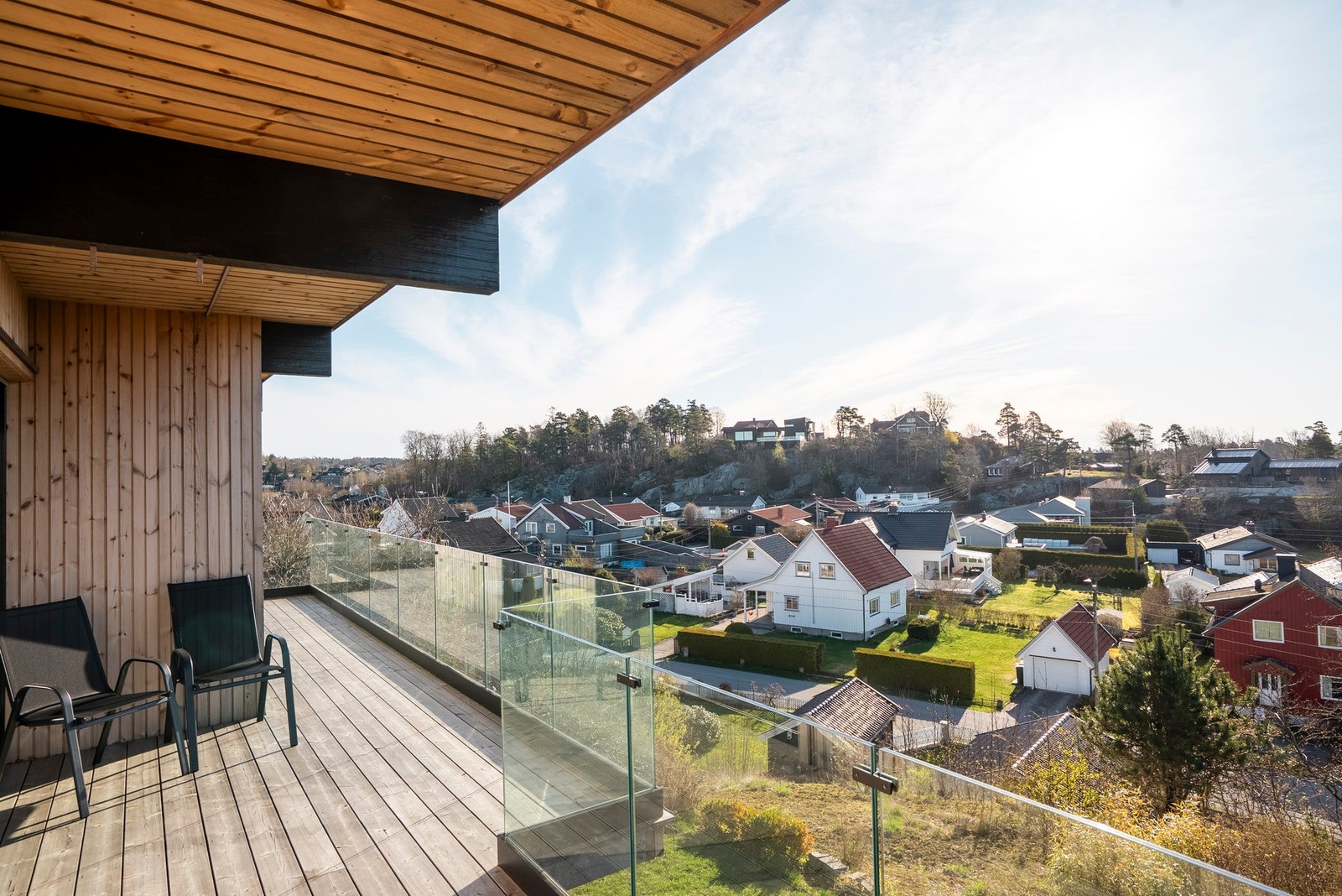 Flott terrasse for morgensolen Galleribilde