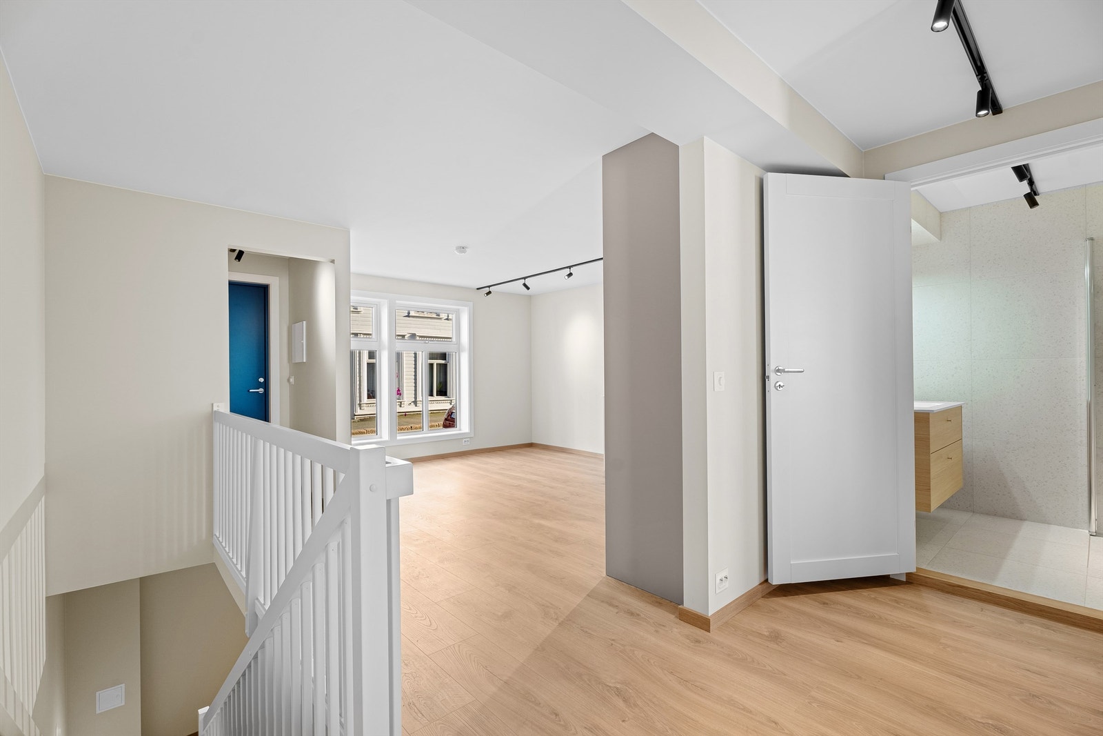 Gjennomgående pen og lys leilighet Galleribilde