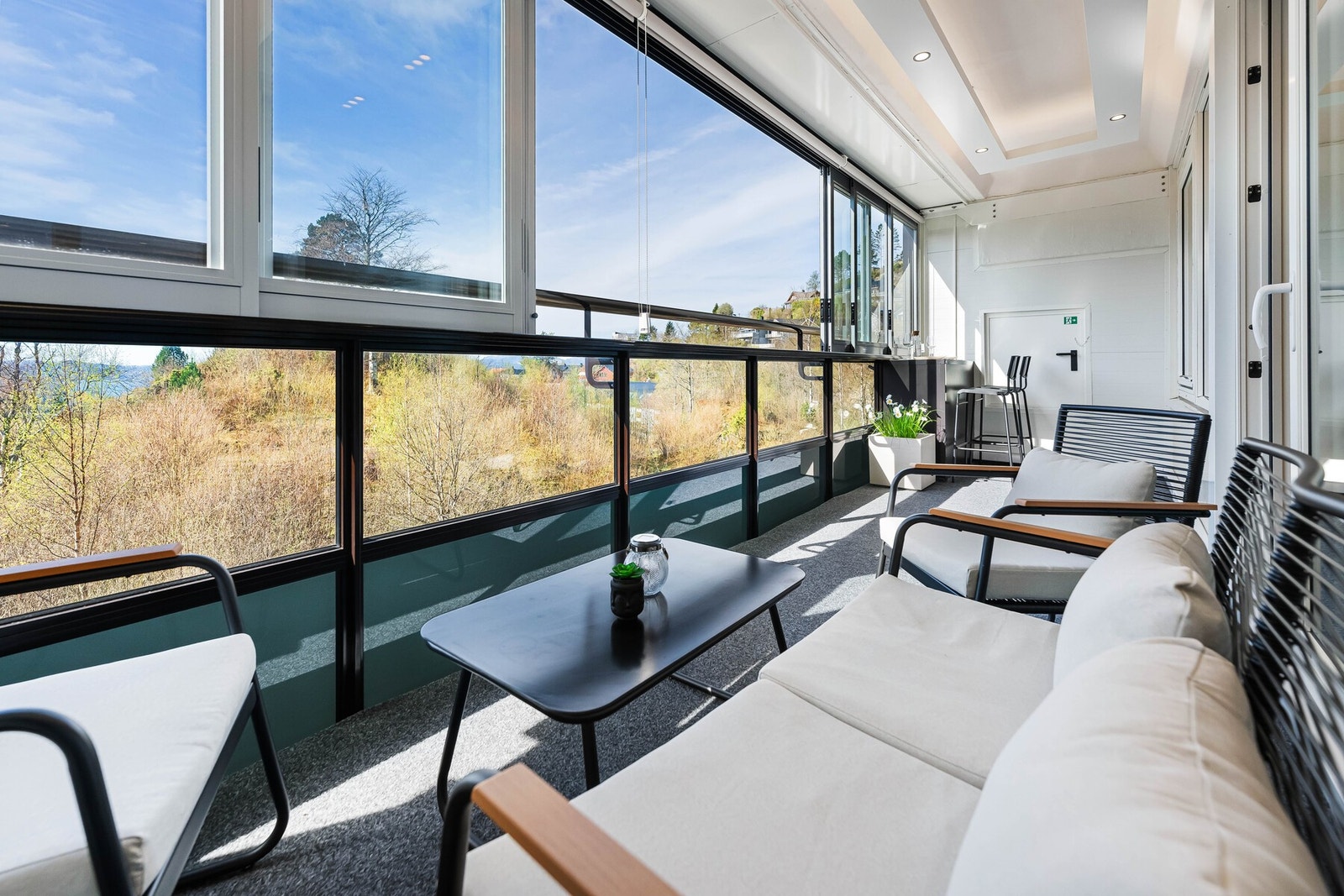 Dette er en moderne og innbydende 2-roms leilighet med en gjennomtenkt og god planløsning. Galleribilde