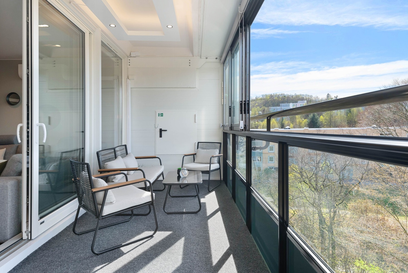 Dette blir en naturlig forlengelse av stuen i de varmere månedene. Galleribilde