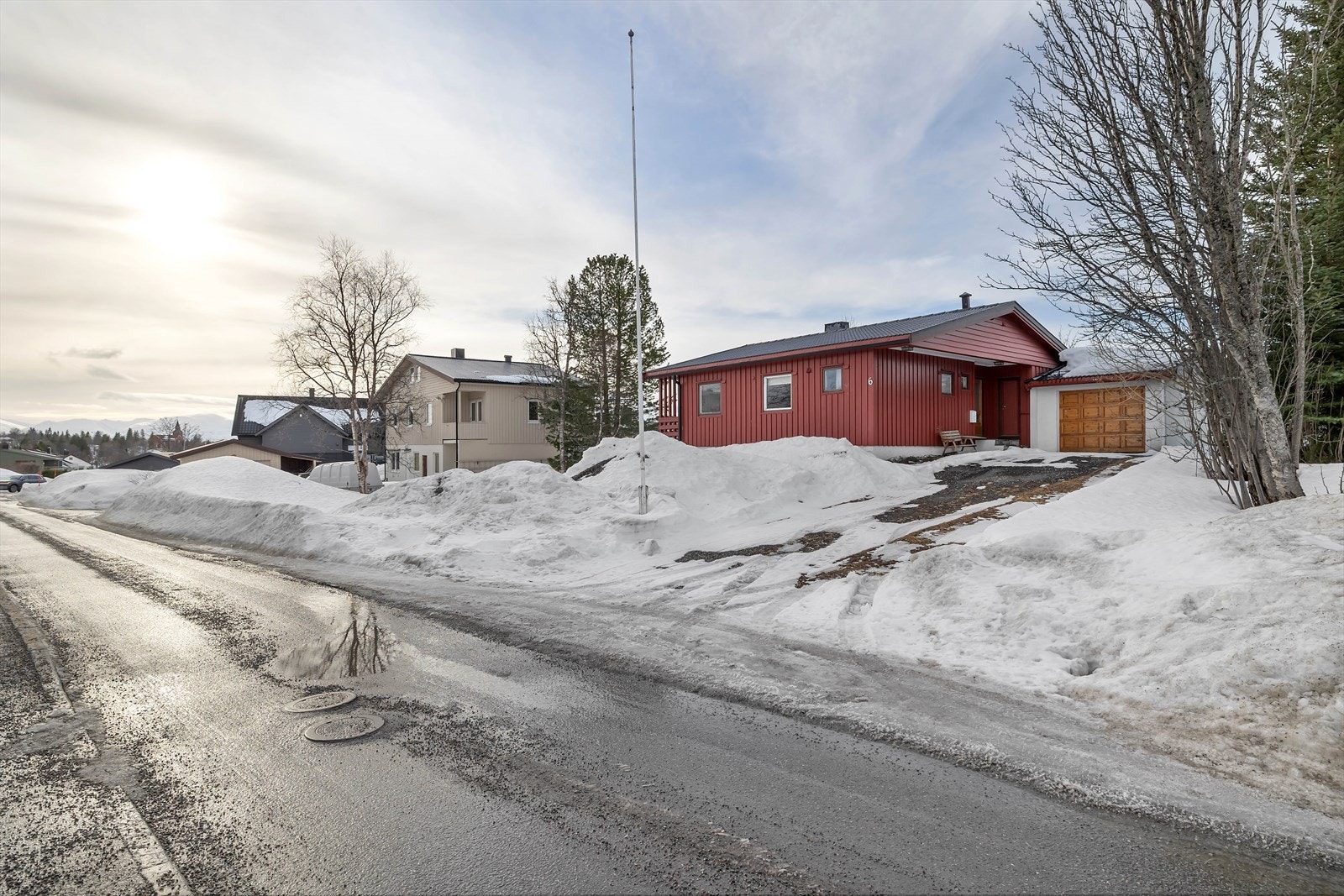Boligene får adkomst fra en trafikkstille veg. Galleribilde