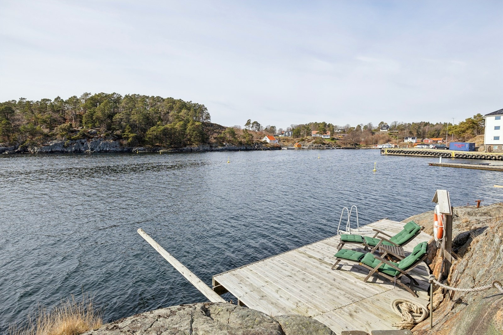 Brygge med stige. Galleribilde