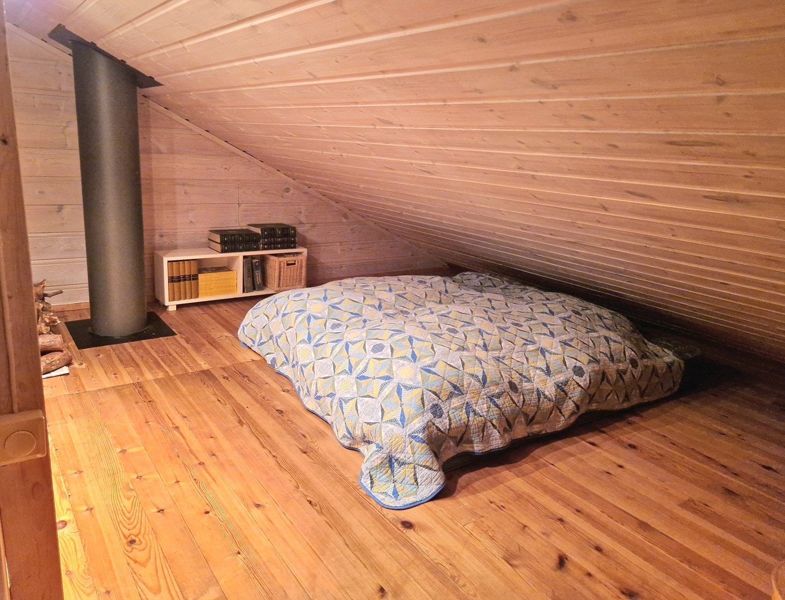 Bilde tatt av selger på hemsen. Gulvareal på ca. 14 m². Galleribilde