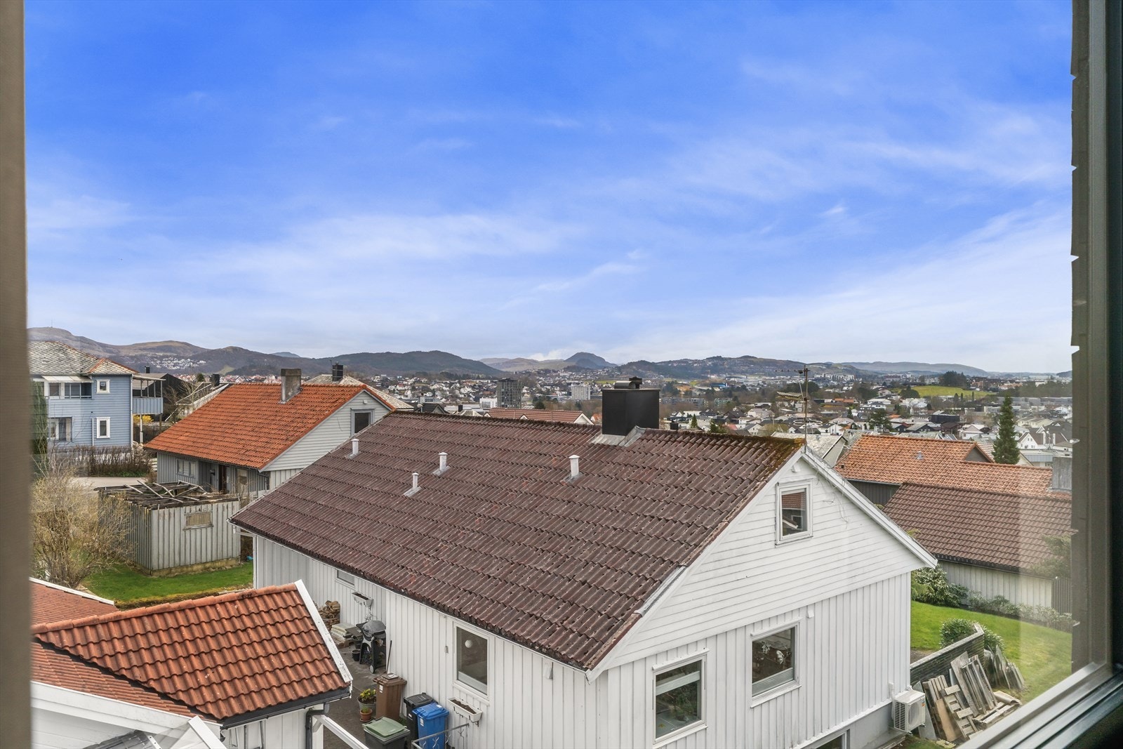 Fra stuen kan man også nyte en enestående utsikt mot Sandnes sentrum. Galleribilde