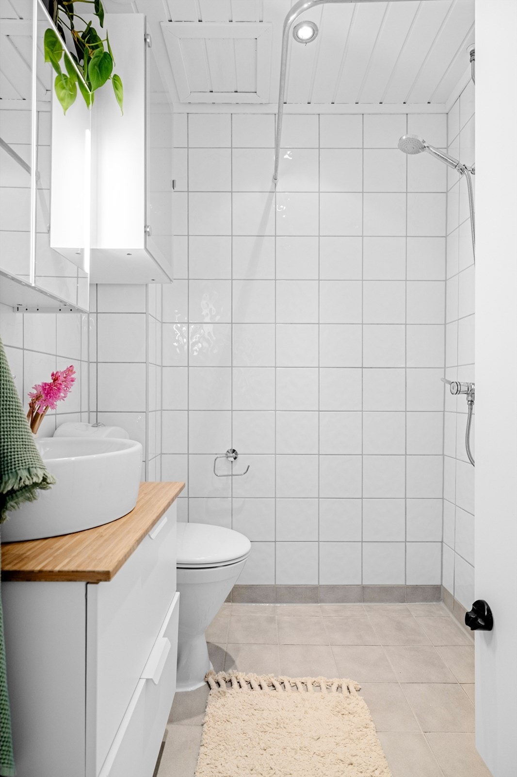 Baderommet ble tatt i regi av aksjelaget, og har ett tidløs design. Galleribilde