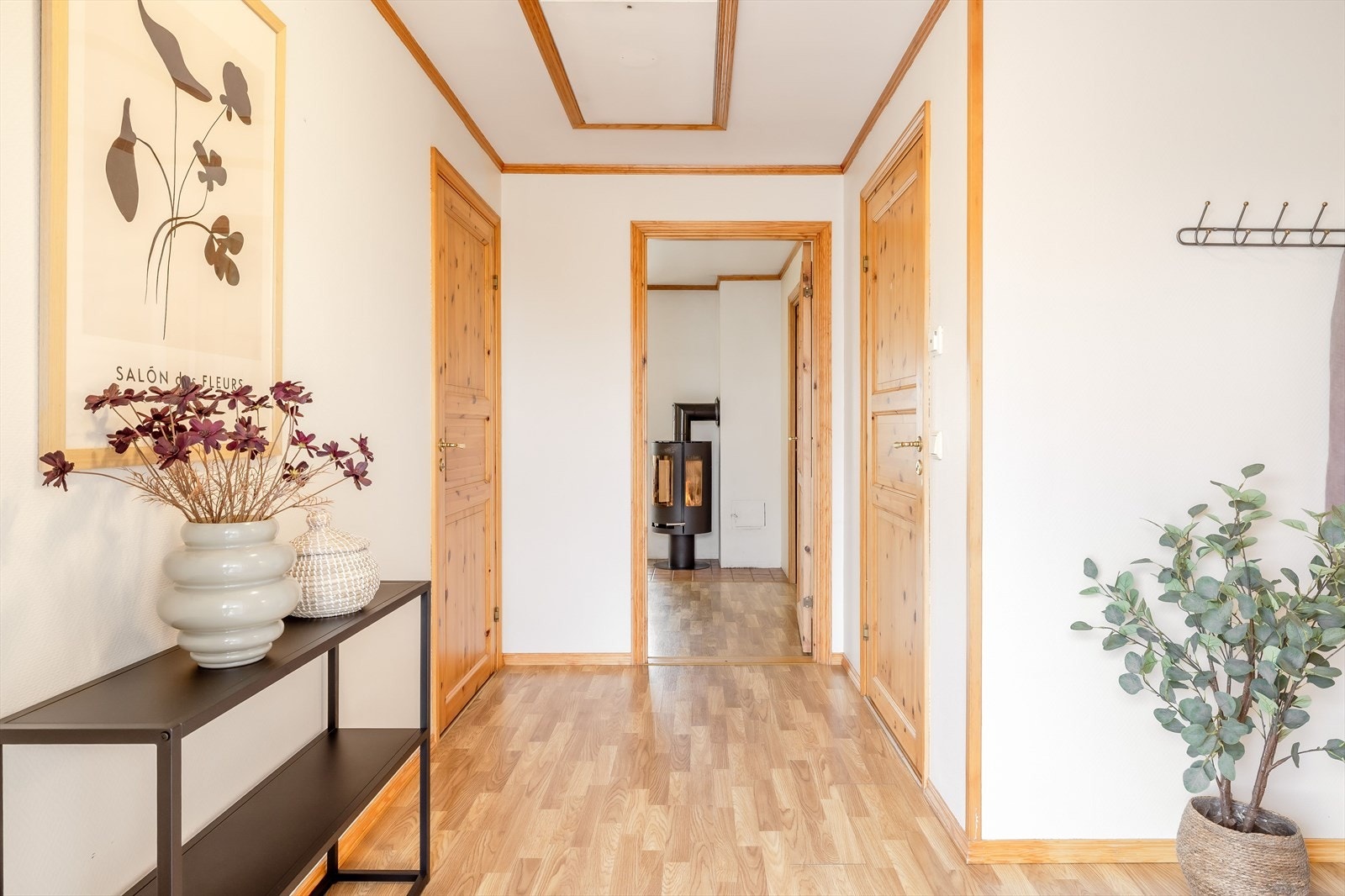 Fra entréen er det adkomst til kaldtloft med gulvareal på ca. 20m². Galleribilde