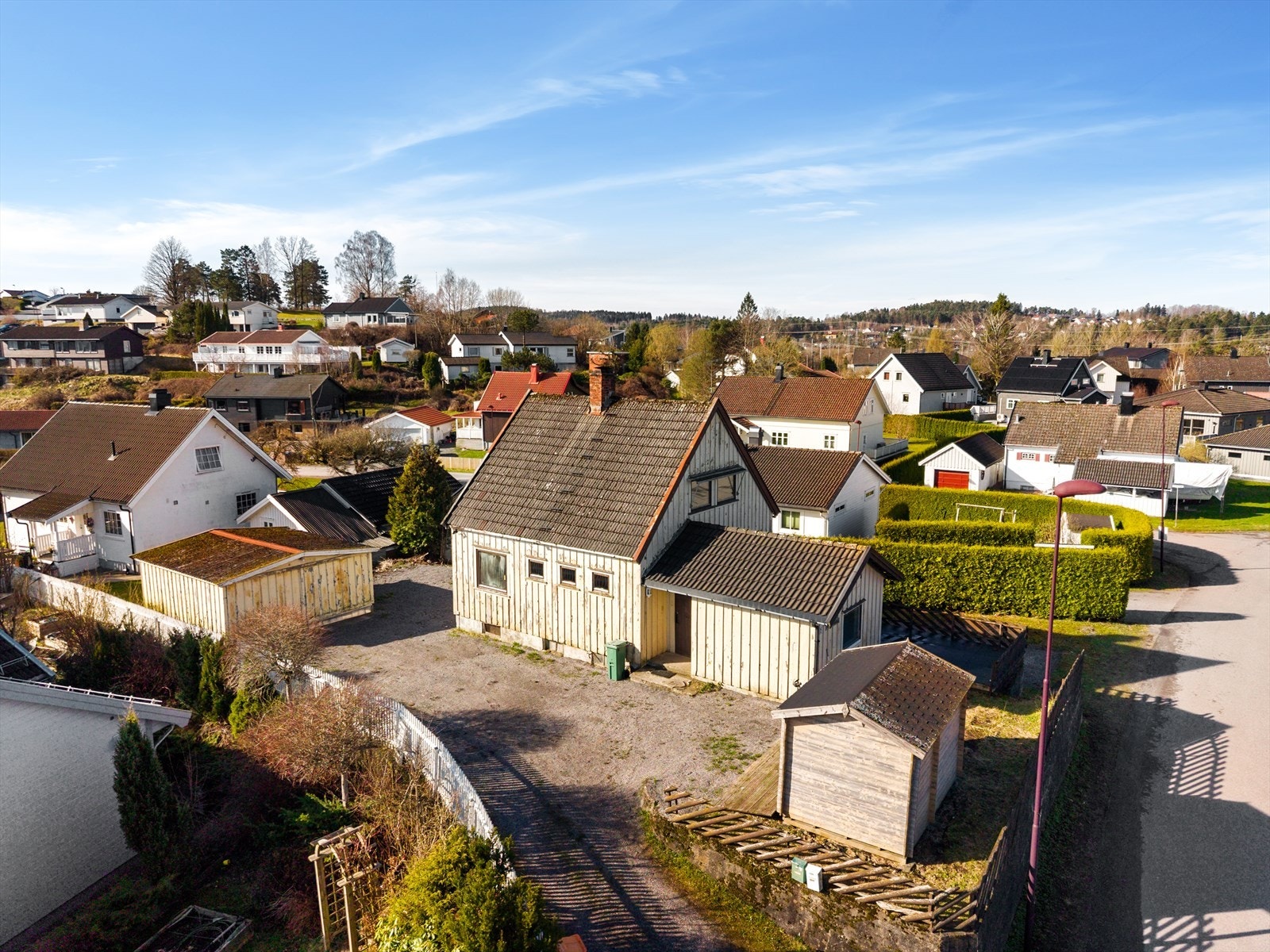 EiendomsMegler1 ved Thor Petter Curtis Mælandsmo presenterer Øvre Lundeveg 2! Foto Inbovi Galleribilde