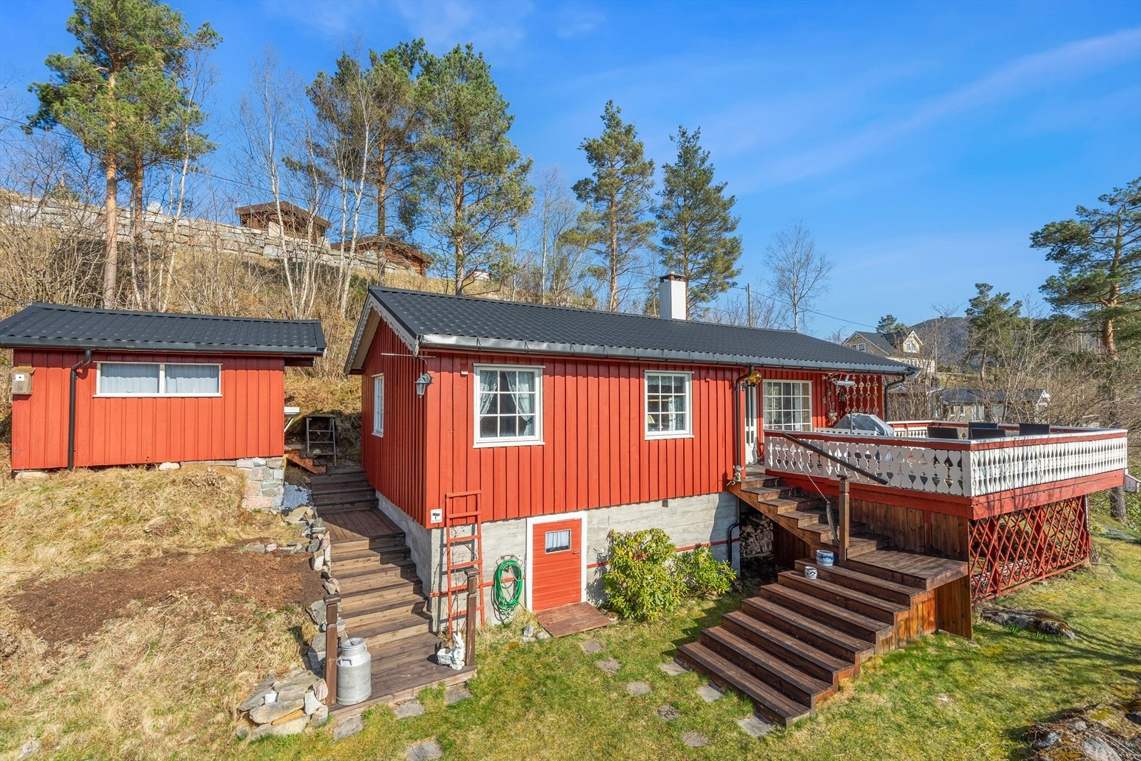 Din lokale eiendomsmegler Aleksander Faksvåg Talgø har gleden av å presentere Straumsvågen 109. Foto: Interiørfoto AS Galleribilde