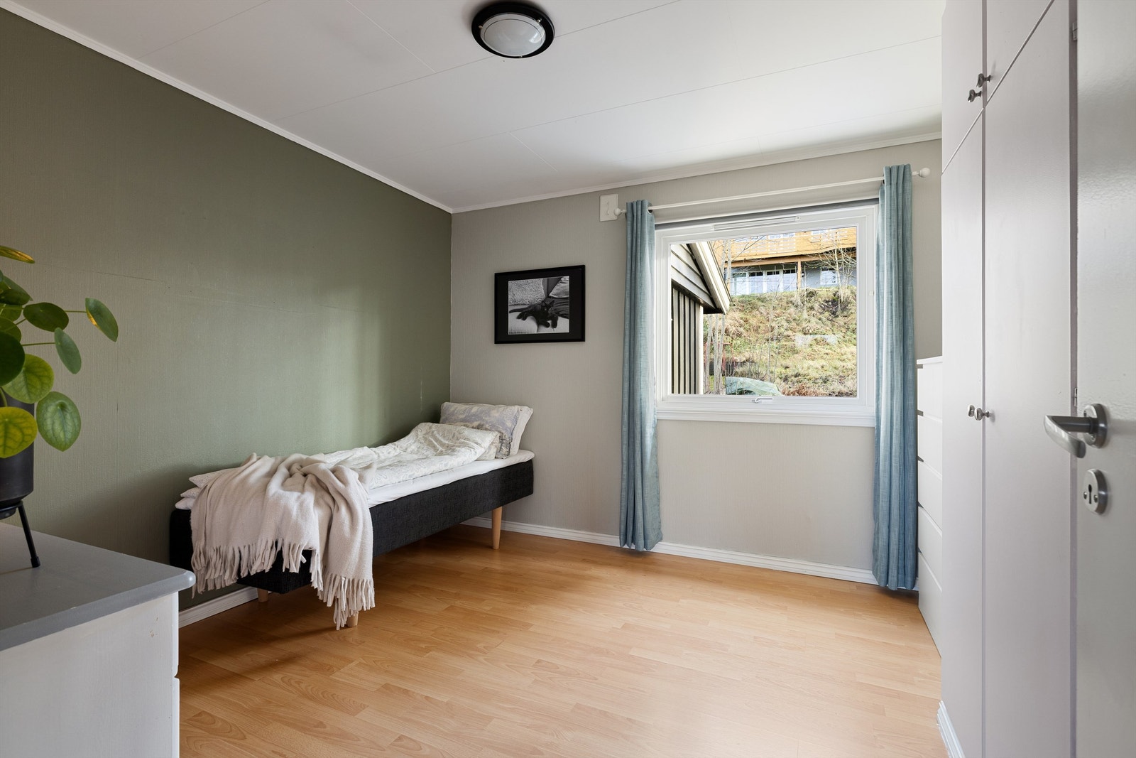 Opprinnelig hovedsoverom, forbundet med spisestuen og oppmålt til ca. 12 kvm. Galleribilde