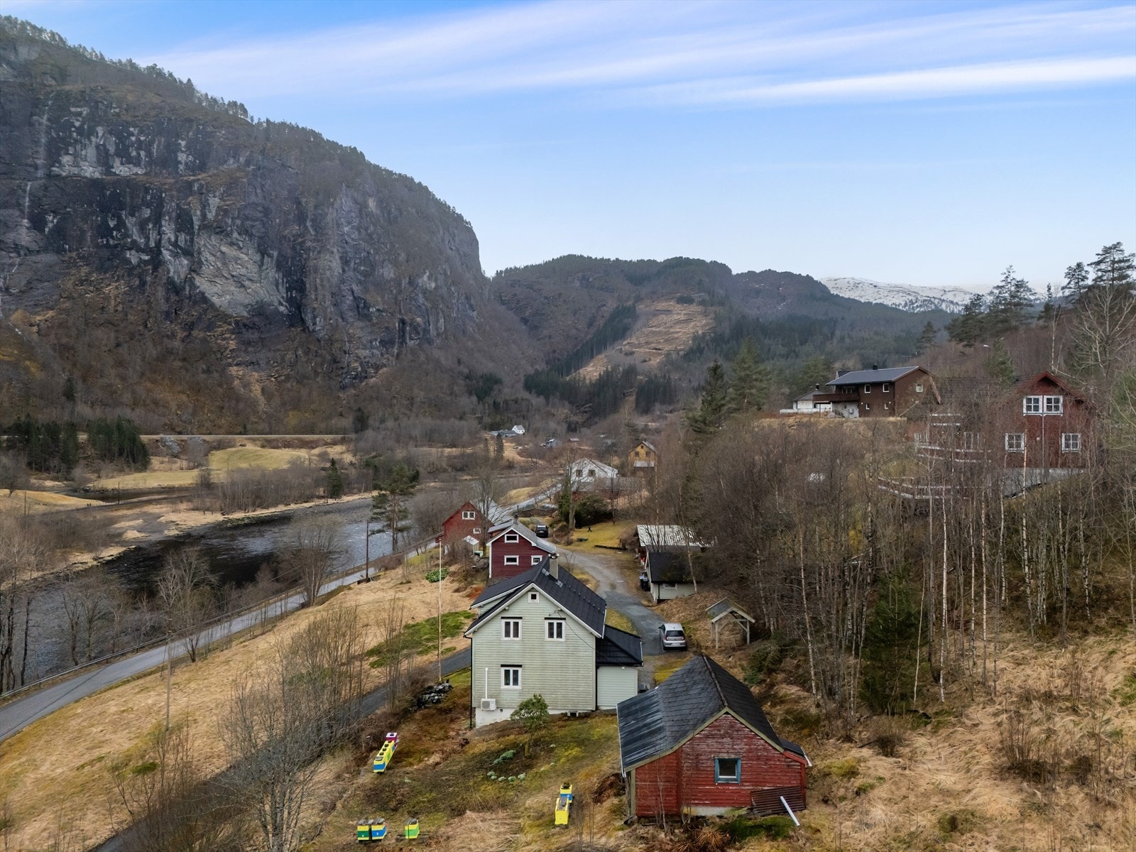 Parkering i garasje eller i egen oppkjørsel. Galleribilde
