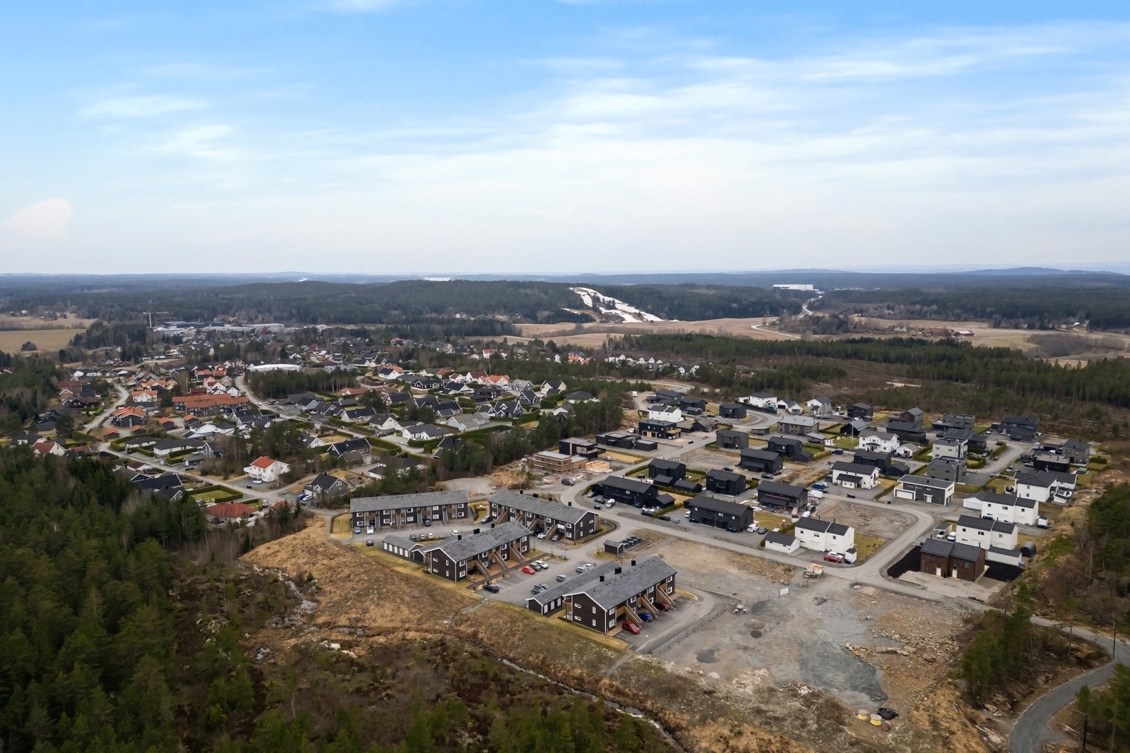 På Folkestad bor du med skogen for dine føtter og ca. 15 min til Moss Galleribilde