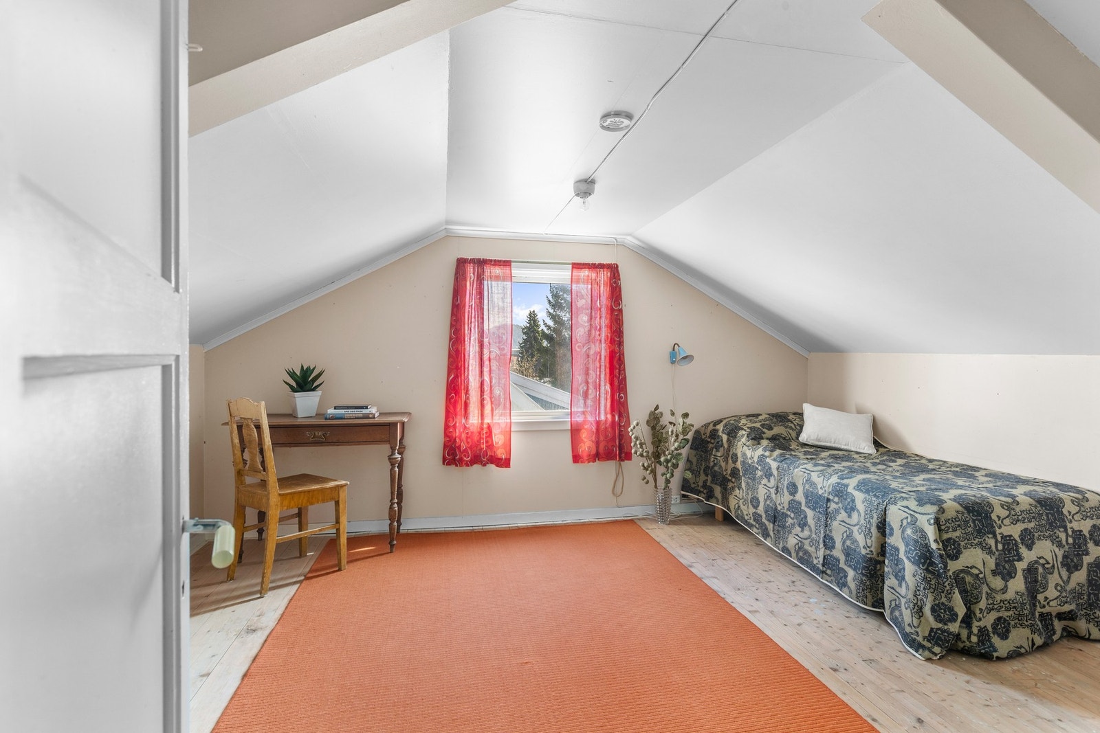 Loftet består primært av to boder. Galleribilde