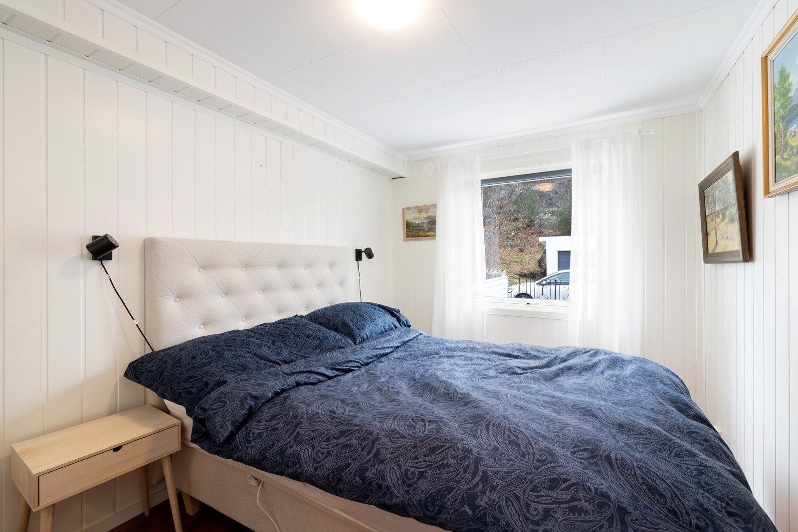 Hovedsoverom med god plass til dobbeltseng Galleribilde