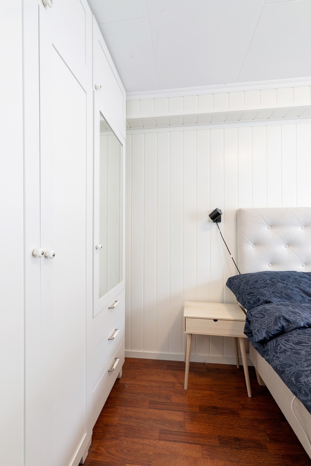 Hovedsoverom med plass til gaderobeskap Galleribilde