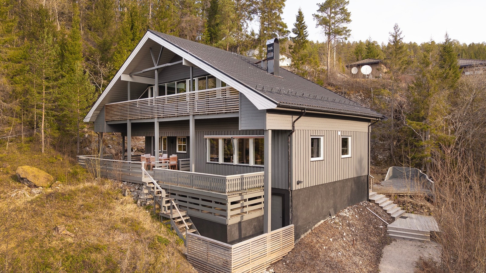 EiendomsMegler 1 v/Anders Jensen har gleden av å presentere Vemundvikvegen 10 for salg! (Foto: Martin Hågensen) Galleribilde