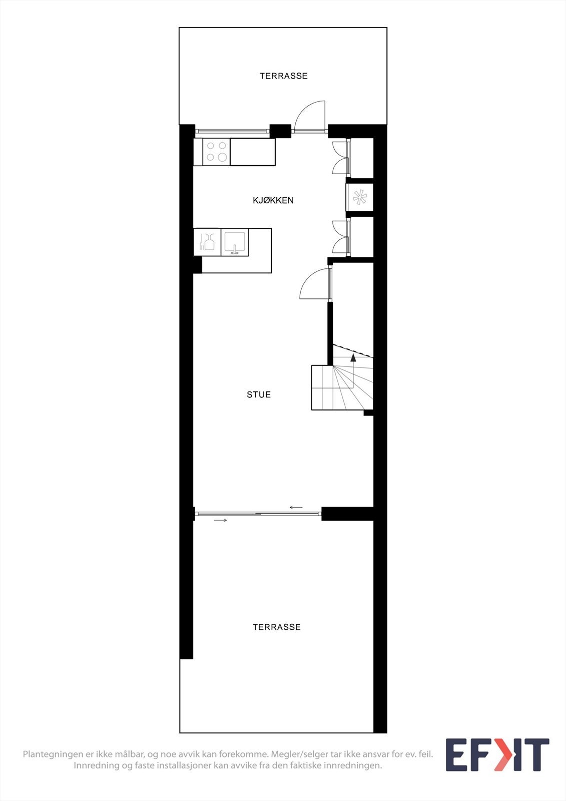 Første etasje har en sosial og åpen planløsning mellom stue og kjøkken, med direkte utgang til terrassen. Etasjen inneholder også et praktisk teknisk rom under trappen. Galleribilde