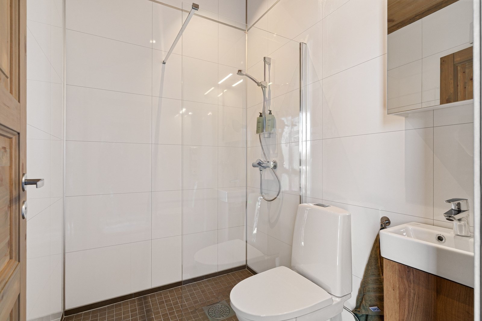 Badet er på 3m² og er velfungerende. Galleribilde