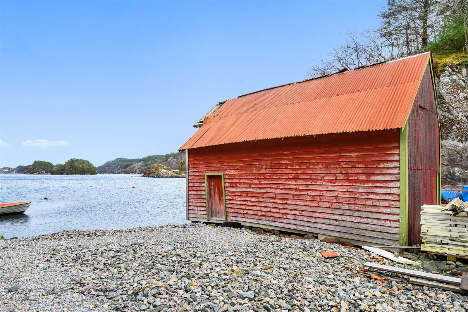 Flott naustområde med enkel adkomst. Galleribilde