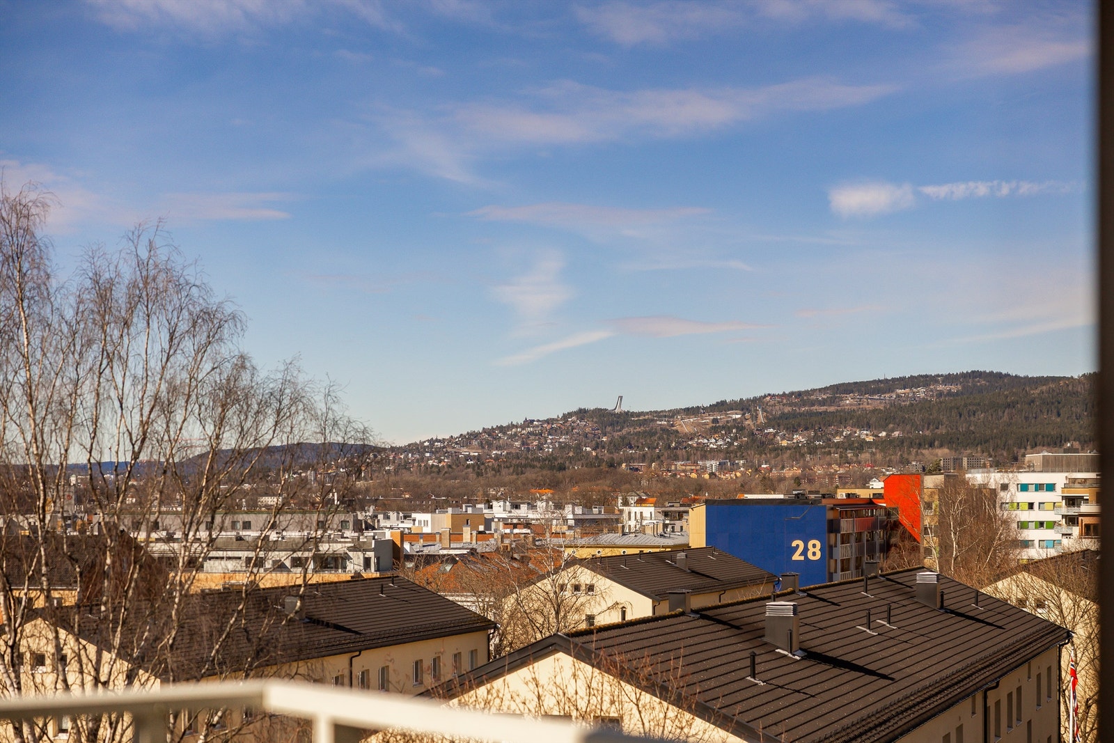 Utsikt helt til Holmenkollen hvor man kan nyte solnedgangen. Galleribilde