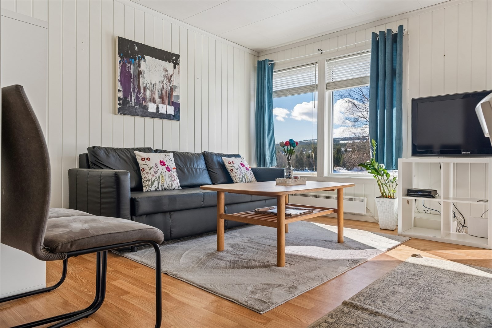 Oppvarming i leiligheten er basert på elektrisitet. Galleribilde