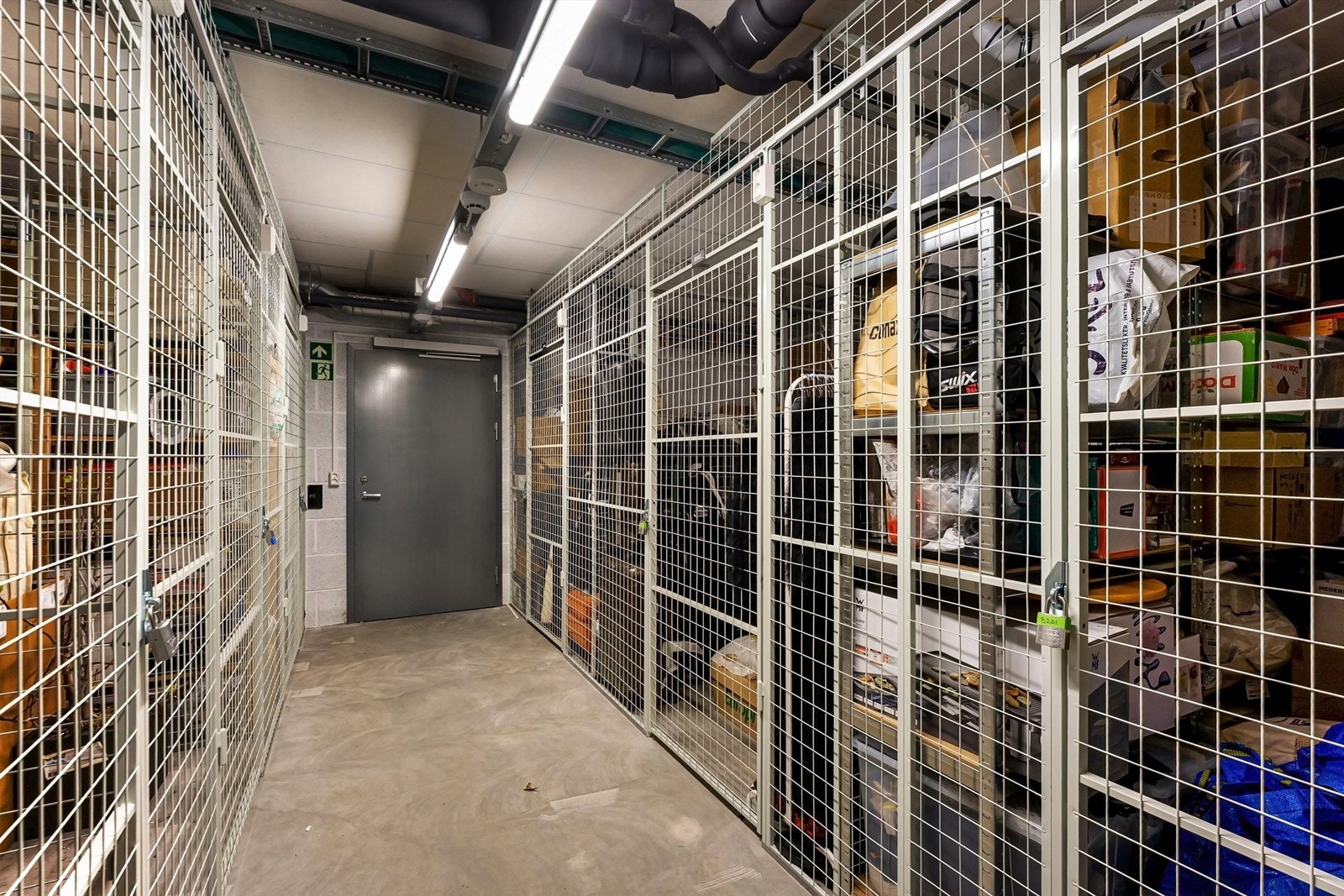 Romslig bod i underetasjen Galleribilde