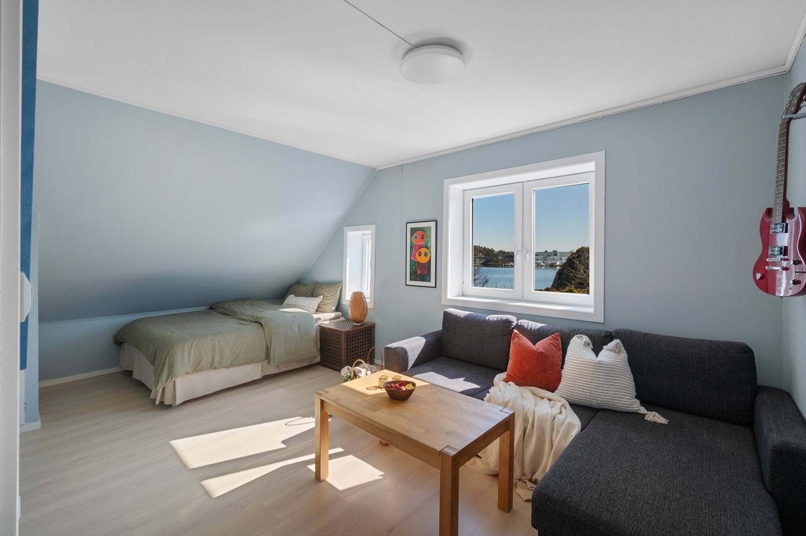 - Loftsetasjen inneholder trapperom, gang, bod, 2 soverom, bad, loftstue og wc - Galleribilde