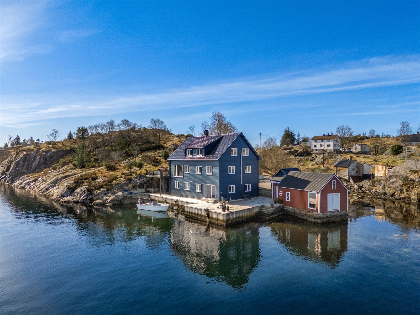 - Nordvik Bolig v/Remie Schjelderup Henriksen har gleden av å presentere Skaravegen 43. Foto: Christian Fagerland - Galleribilde