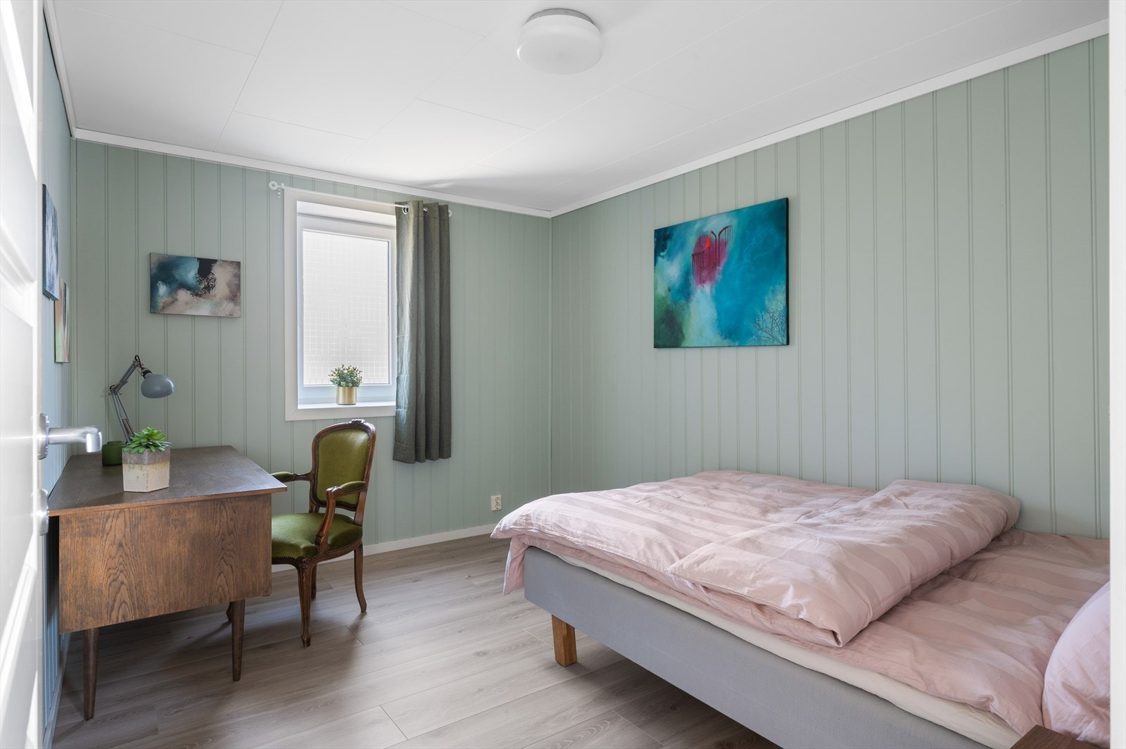 - Soverom 2 på 10m² (ikke godkjent for varig opphold) - Galleribilde