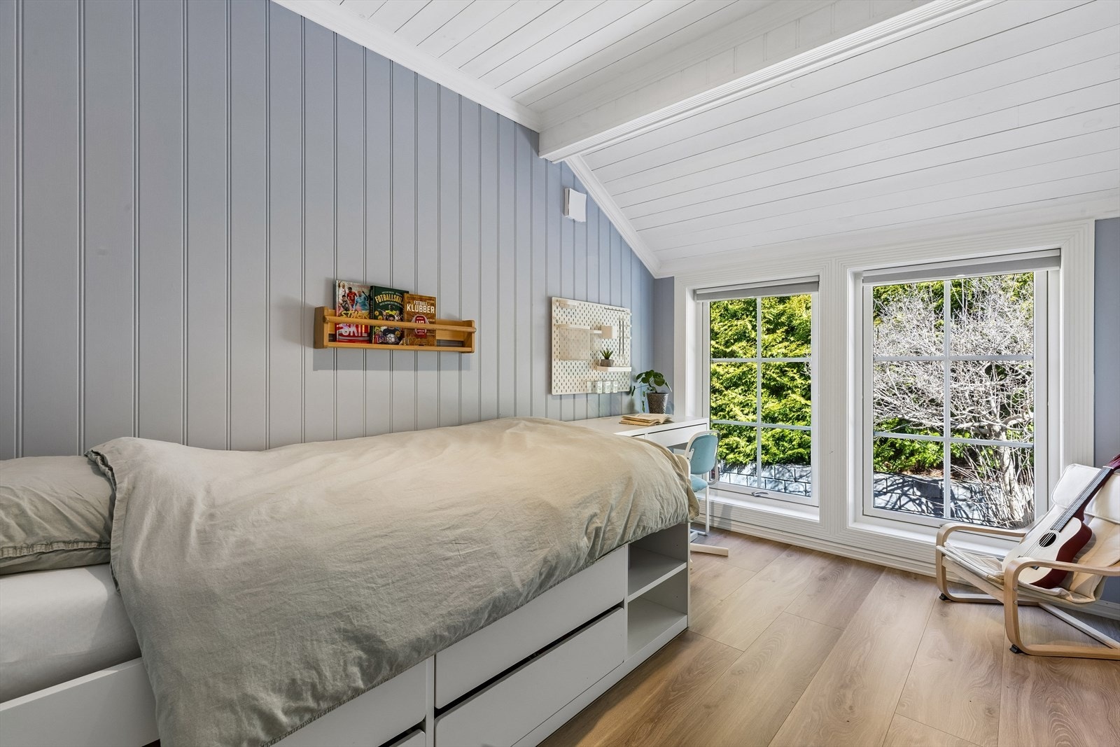 Det andre soverommet er også av god størrelse, perfekt som barnerom, gjesterom eller kontor. Galleribilde