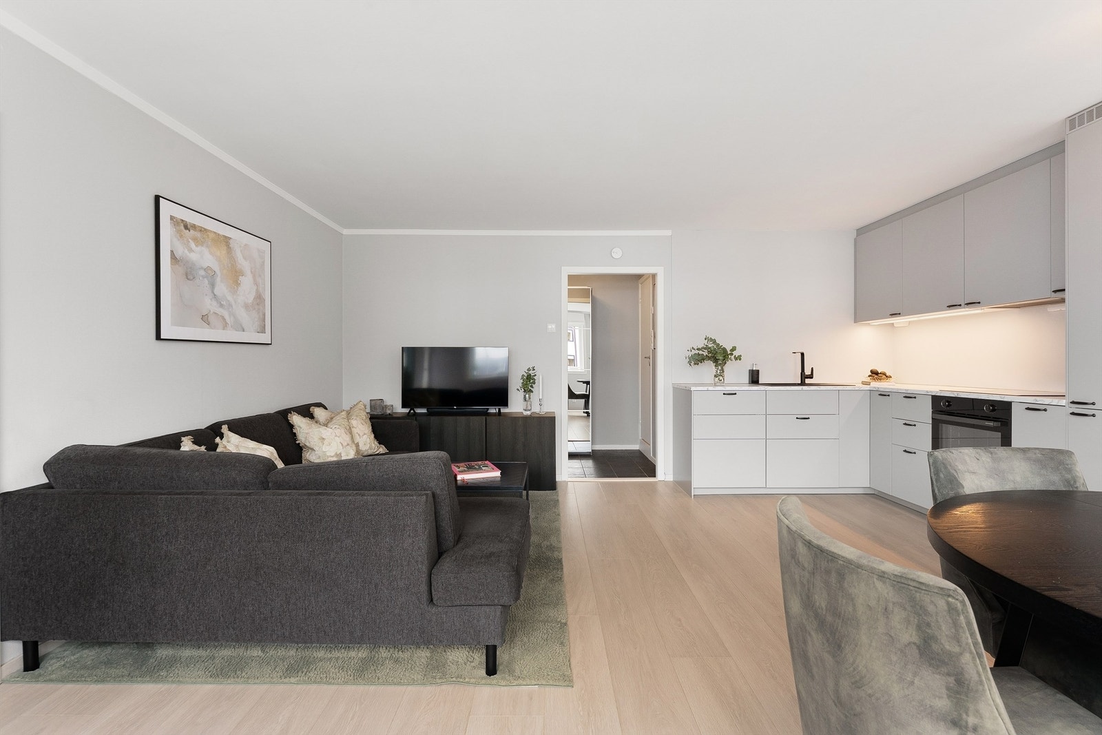 Her er det god plass for både avslapning og sosiale sammenkomster. Galleribilde