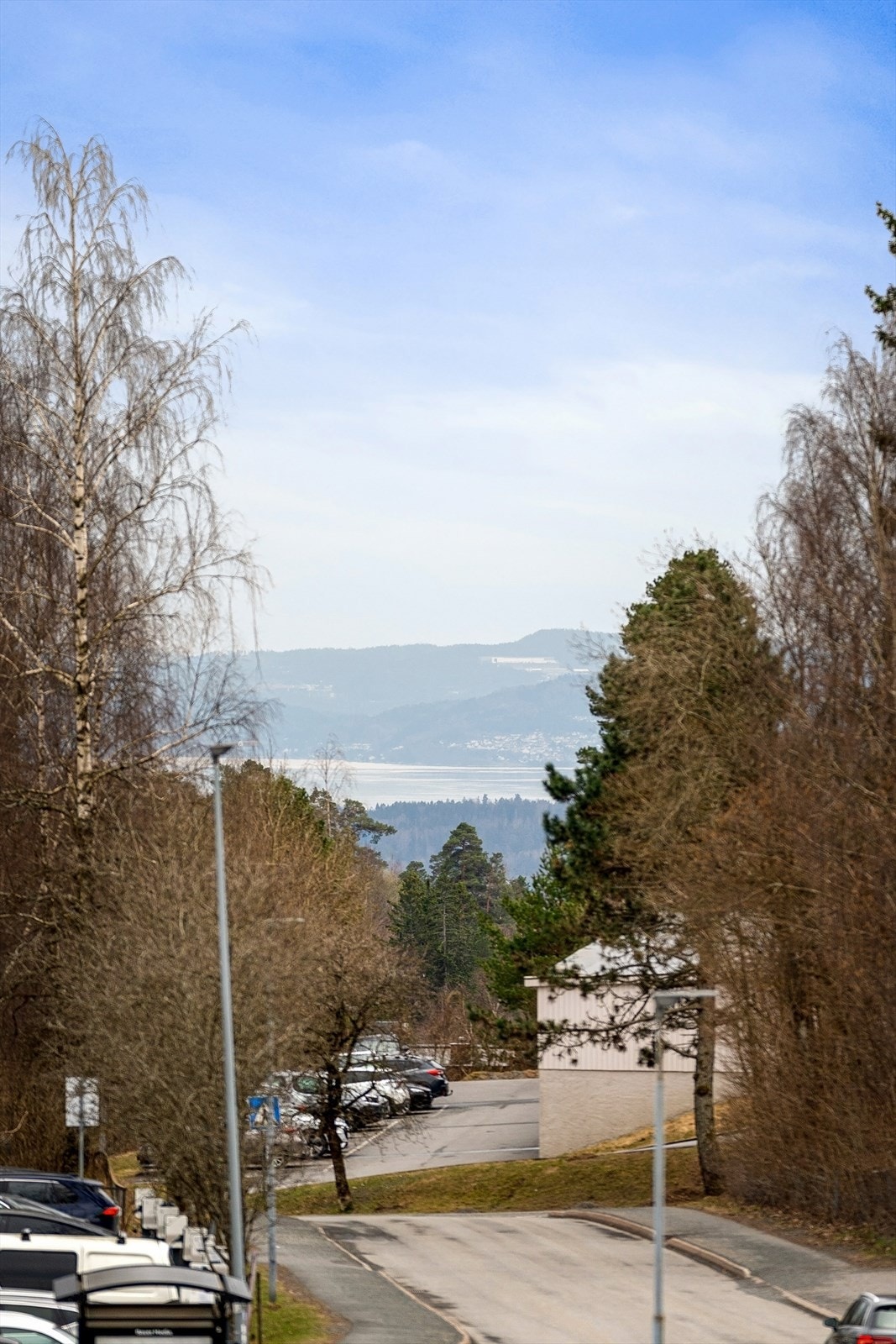 Østerås byr på nærhet til flotte turområder, samtidig som det er kort vei til T-banen som tar deg til sentrum. Galleribilde