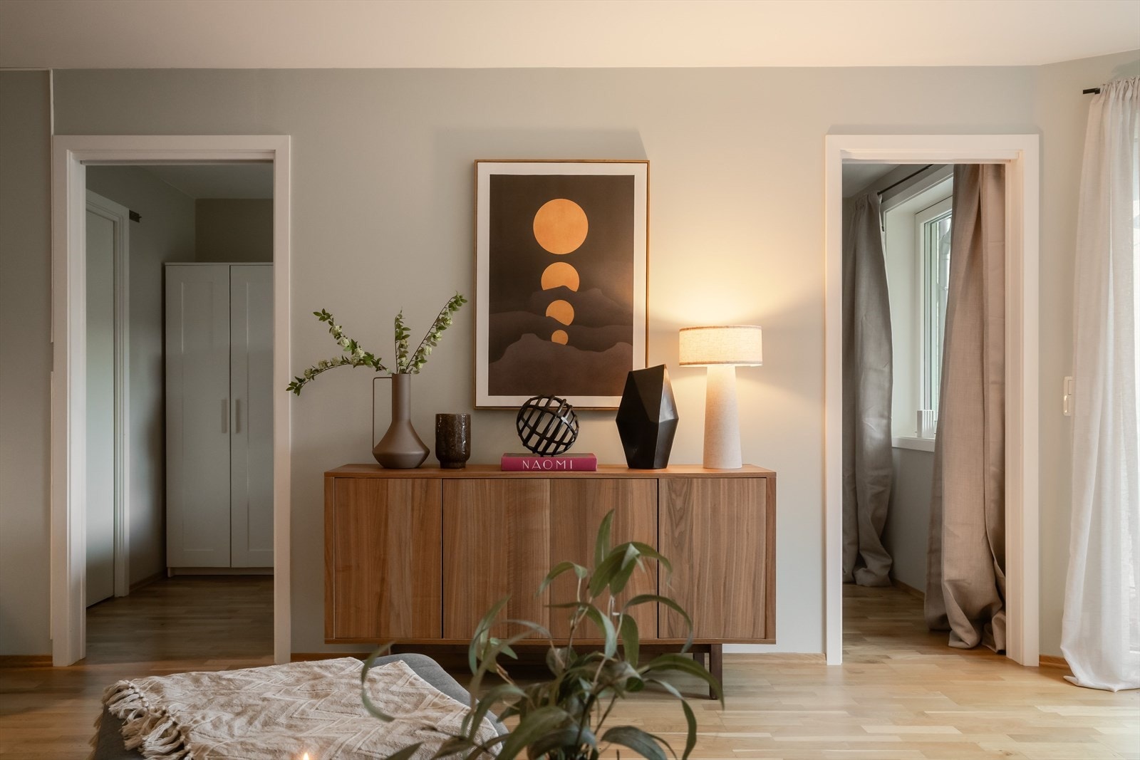 Fra soverommet har du tilgang til bod/garderobe. Denne kan du benytte som walk-in closet! Galleribilde