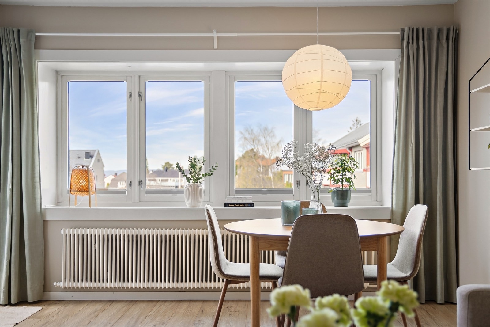 Både fyring og varmtvann er inkludert i felleskostnadene. Dette gir lavere strømkostnader året rundt Galleribilde