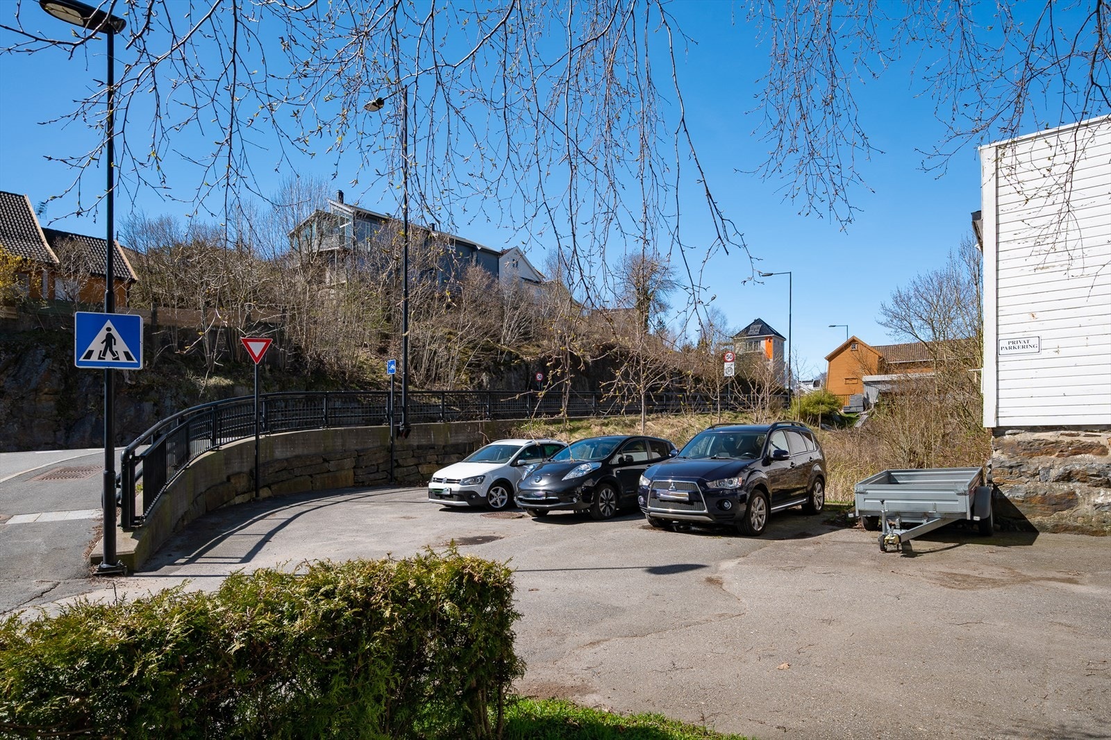 Sameiet disponerer 6 parkeringsplasser hvorav to er gjesteparkering Galleribilde
