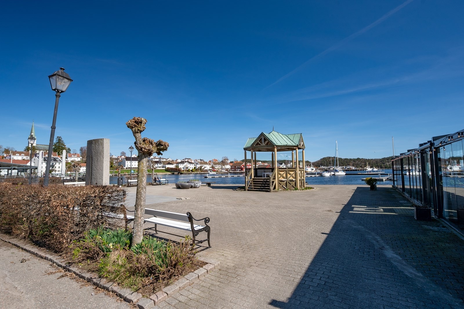 Kort gangavstand til bryggepromenade og gjestehavn Galleribilde
