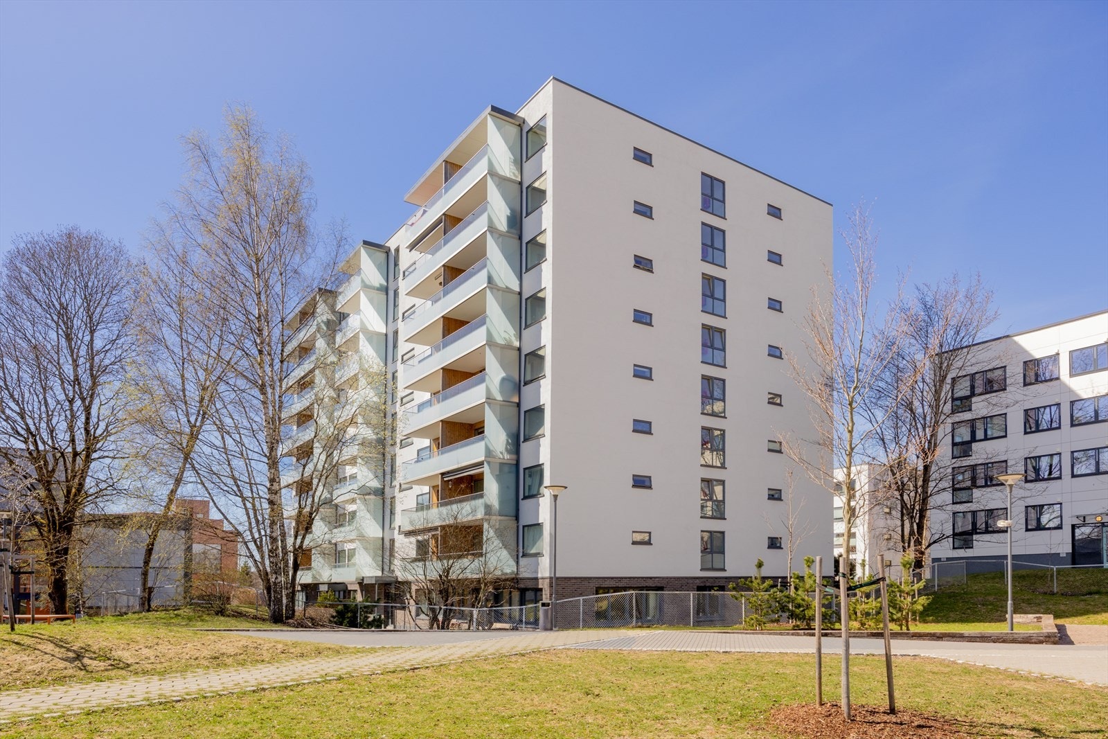 Bygningen har en moderne fremtoning etter at fasader og balkonger ble rehabilitert i perioden 2019-2020. Galleribilde