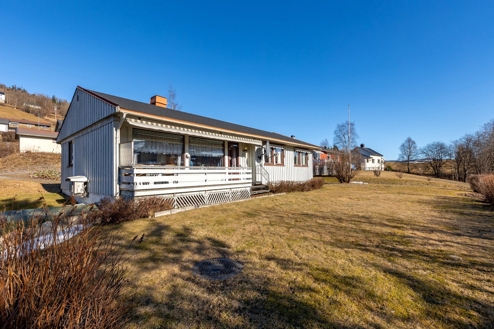 Tomten gir også gode muligheter for videre opparbeidelse og tilpasning etter egne ønsker. Galleribilde