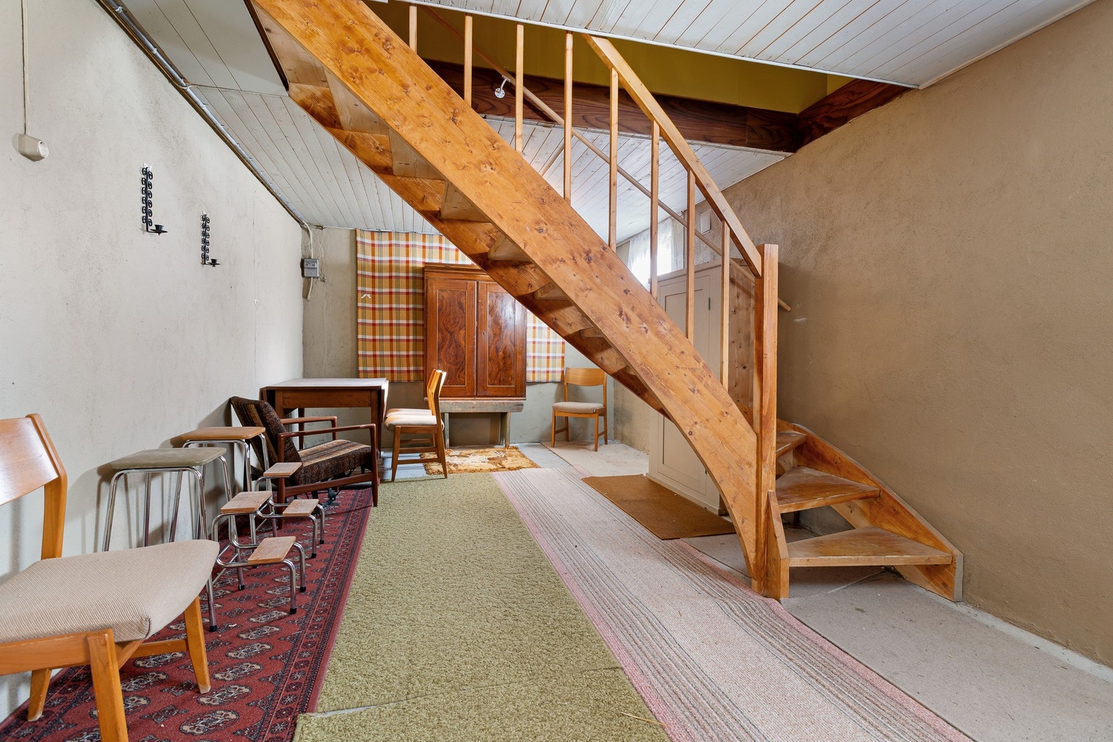 Kjeller med boder og lagringsplass. Galleribilde