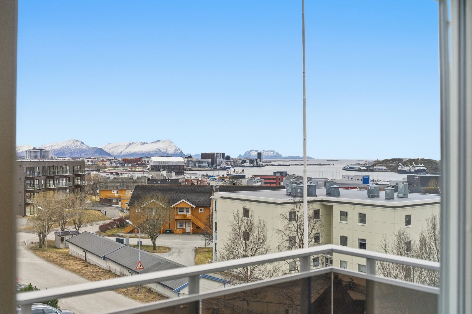 Praktfull utsikt fra stuevinduet Galleribilde