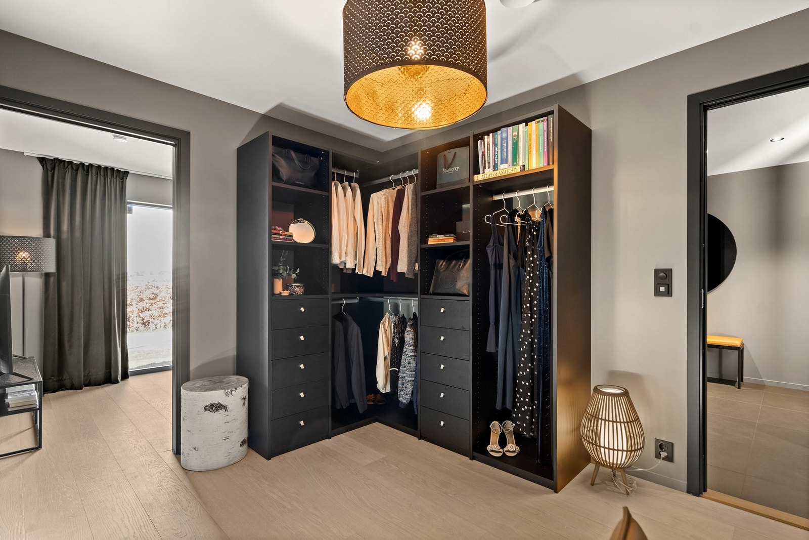 Eget walk-in closet Galleribilde