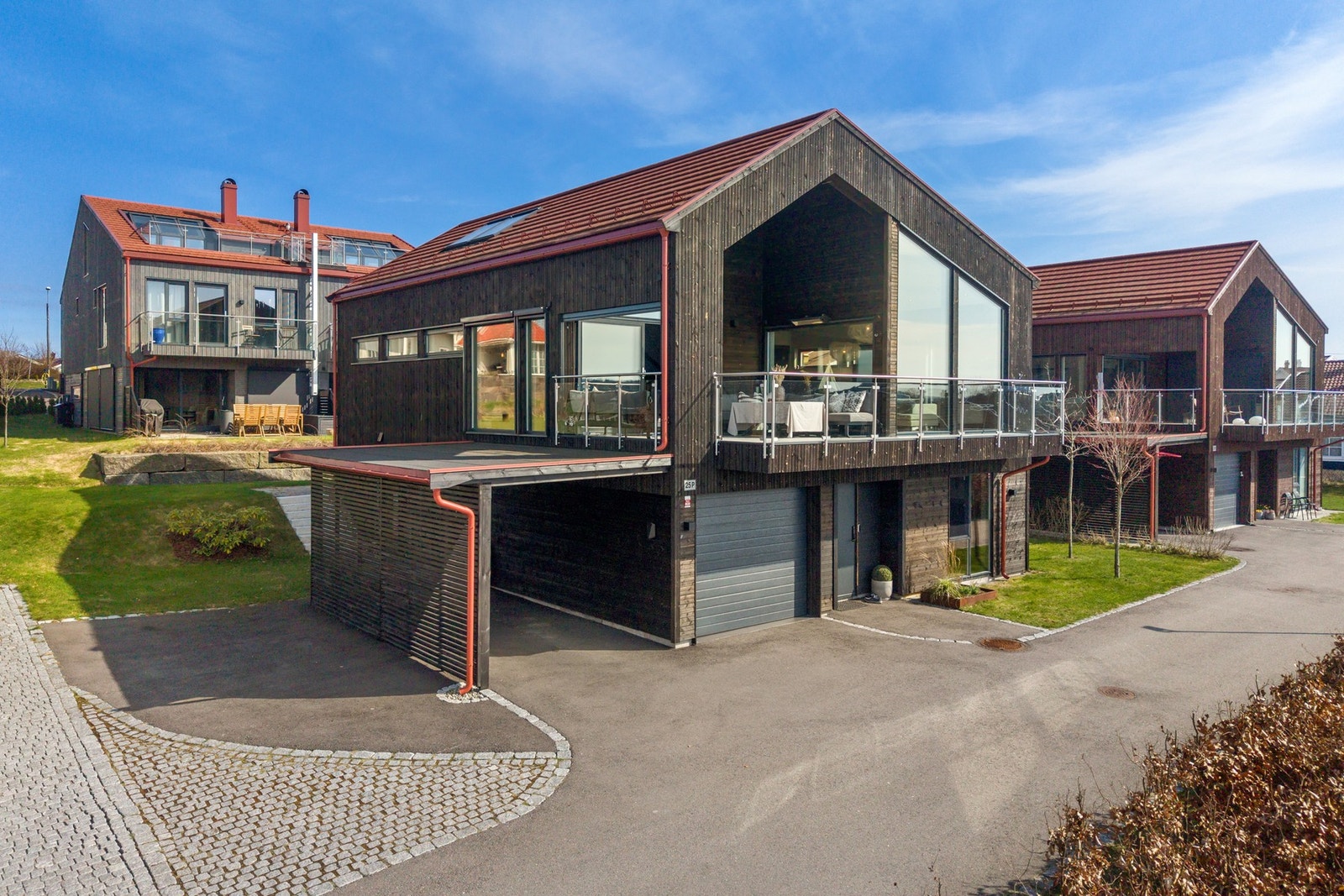 Eiendommen ligger på Nedre Råel - kun ca. 3 km fra Tønsberg sentrum Galleribilde