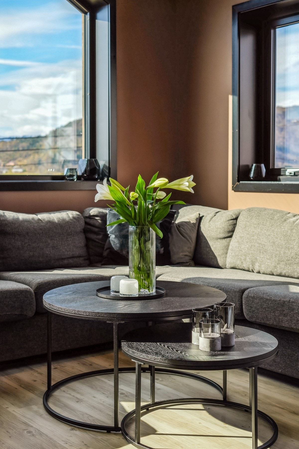Fargevalget er moderne og gulvflatene er belagt med en slitesterk laminat. Galleribilde